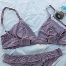 Load image into Gallery viewer, Very Soft & Smooth Non Padded Bra & Thongs Set ( SHEIN)