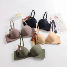 Load image into Gallery viewer, Seamless Feather Design Hand Shape Medium Padded Daily Wear Bra