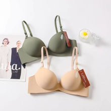 Load image into Gallery viewer, Seamless Feather Design Hand Shape Medium Padded Daily Wear Bra