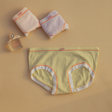 Load image into Gallery viewer, Pack of 3 Small Bow Style Underwear