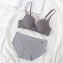 Load image into Gallery viewer, Seamless Medium Padded Bra With Matching Underwear