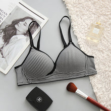 Load image into Gallery viewer, Dotted Cross Type Soft & Smooth Wireless Padded Bra