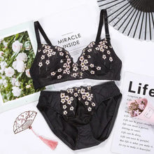 Load image into Gallery viewer, Flower Design Thin Padded Deep Cleavage Daily Wear Bra ( Only Bra )