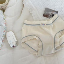 Load image into Gallery viewer, Pack of 6 Very Elegant Design Underwear