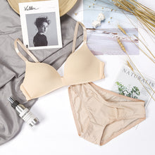 Load image into Gallery viewer, 3/4 Cup Very Soft &amp; Smooth T-Shirt Single Padded Bra Set
