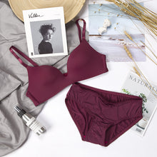 Load image into Gallery viewer, 3/4 Cup Very Soft &amp; Smooth T-Shirt Single Padded Bra Set
