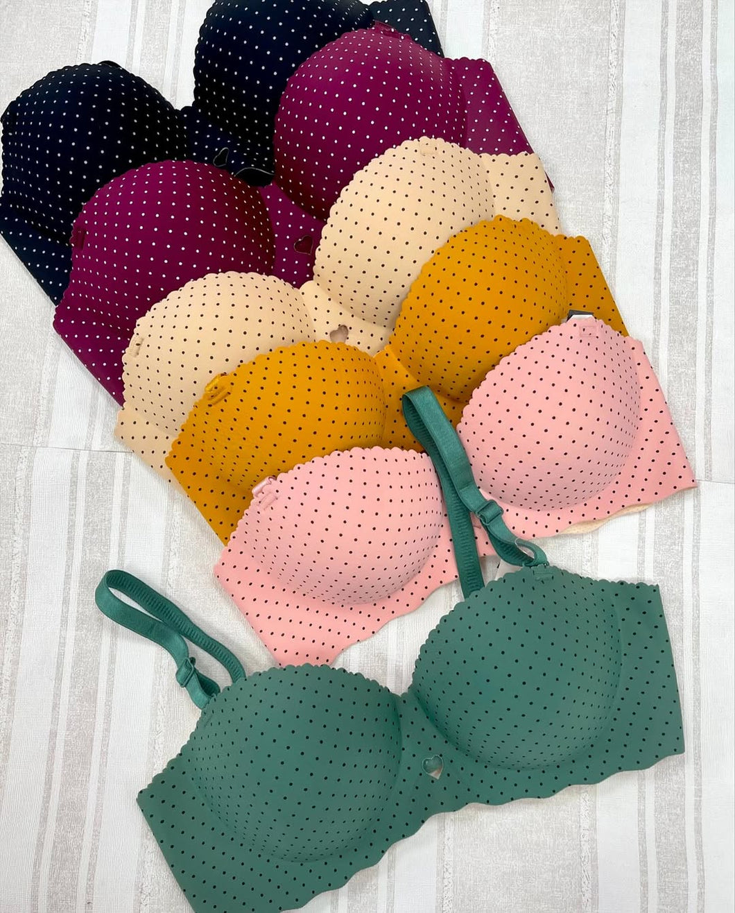 Dotted Smooth Seamless Hand Shape Half Cup Bra