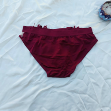 Load image into Gallery viewer, Flower Design Very Elegant  Soft Bra &amp; Underwear Set
