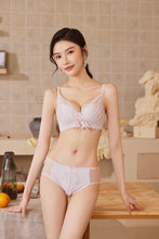 Load image into Gallery viewer, Bow Style Single Padded Smooth Bra &amp; Panty Set
