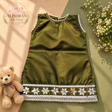 Load image into Gallery viewer, ✨ Olive Green Kattan Silk 2-Piece Suit
