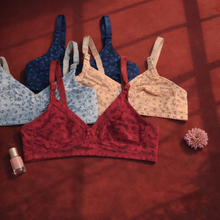 Load image into Gallery viewer, Small Flower Design Very Fine Quailty Daily Wear Jersey Bra
