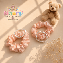 Load image into Gallery viewer, Pack of 1 Scrunchie + 1 Hand Bracelet
