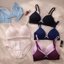 Load image into Gallery viewer, Bow Design Soft &amp; Smooth Padded Bra &amp; Panty Set
