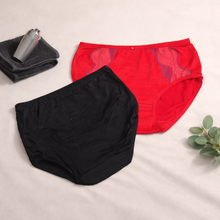 Load image into Gallery viewer, Pearls Design Type Soft Underwear
