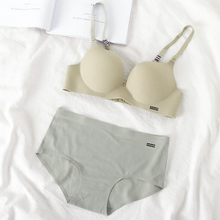 Load image into Gallery viewer, Seamless Medium Padded Bra With Matching Underwear
