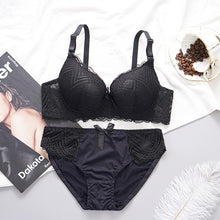 Load image into Gallery viewer, Deep Cup Laced Wired Single Padded Pushup Bra Set
