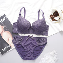 Load image into Gallery viewer, Deep Cup Laced Wired Single Padded Pushup Bra Set
