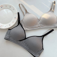 Load image into Gallery viewer, Dotted Cross Type Soft &amp; Smooth Wireless Padded Bra
