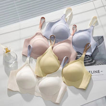 Load image into Gallery viewer, Elastane Silicon Type Daily Wear Single Padded Bra With Removeable Pads
