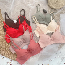 Load image into Gallery viewer, Smooth Elastane Curved Bra
