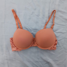 Load image into Gallery viewer, Smooth Padded Wired Bra with Removeable Straps
