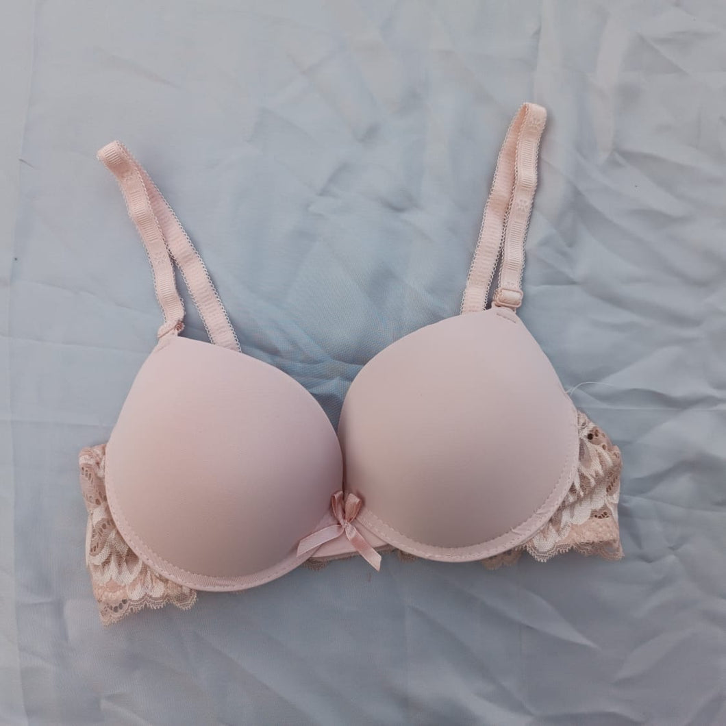 Smooth Padded Wired Bra with Removeable Straps