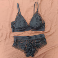 Load image into Gallery viewer, Triangle Shaped Bra &amp; Panty Set
