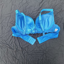 Load image into Gallery viewer, Laced Hand Shaped Padded Bra with Removeable Straps
