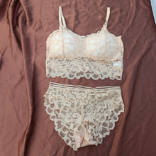 Load image into Gallery viewer, Flower Bra &amp; Panty Set
