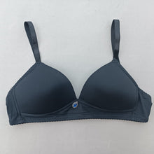 Load image into Gallery viewer, Very Soft &amp; Light Padded Wireless Bra
