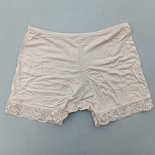 Load image into Gallery viewer, Lace Shorts
