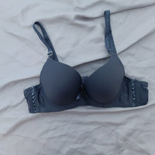 Load image into Gallery viewer, Xoxo Smooth Padded Wired Bra with Removeable Straps
