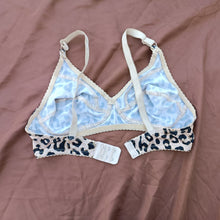 Load image into Gallery viewer, Very Soft Basic Printed Non Padded Bra
