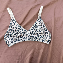 Load image into Gallery viewer, Very Soft Basic Printed Non Padded Bra
