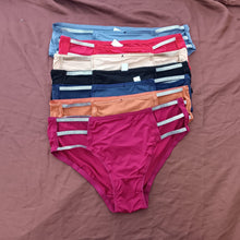 Load image into Gallery viewer, Leg Stripped Underwear
