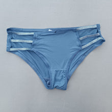 Load image into Gallery viewer, Leg Stripped Underwear
