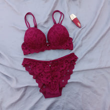 Load image into Gallery viewer, Double Padded Double Stripped Wired Pushup Bra Set

