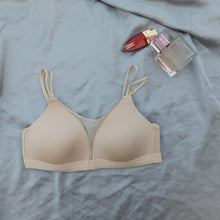 Load image into Gallery viewer, Centre Net Light Padded Smooth Double Stripped Bra
