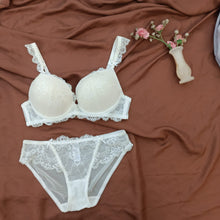 Load image into Gallery viewer, Laced High Stripped Double Padded Pushup Bra Set
