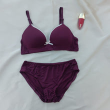Load image into Gallery viewer, Soft Elastane Bow Single Padded Bra &amp; Panty Set With Removeable Straps
