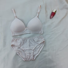 Load image into Gallery viewer, Soft Elastane Bow Single Padded Bra &amp; Panty Set With Removeable Straps

