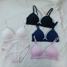 Load image into Gallery viewer, Soft Elastane Bow Single Padded Bra &amp; Panty Set With Removeable Straps
