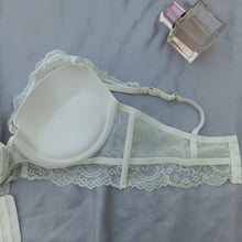 Load image into Gallery viewer, Wide Stripped Double Padded Wired  Laced Bra
