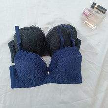 Load image into Gallery viewer, Lace Design Single Padded Wired Pushup With Removeable Straps
