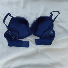 Load image into Gallery viewer, Lace Design Single Padded Wired Pushup With Removeable Straps
