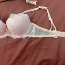 Load image into Gallery viewer, Double Back Stripped Laced Wired  Pushup
