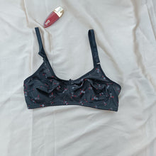 Load image into Gallery viewer, Small Flowers Simple Non Padded Basic Bra
