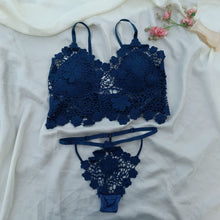 Load image into Gallery viewer, Flowers Crochet Bra &amp; Panty / Thongs Set
