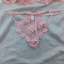 Load image into Gallery viewer, Flowers Crochet Bra &amp; Panty / Thongs Set
