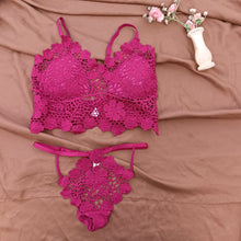 Load image into Gallery viewer, Flowers Crochet Bra &amp; Panty / Thongs Set
